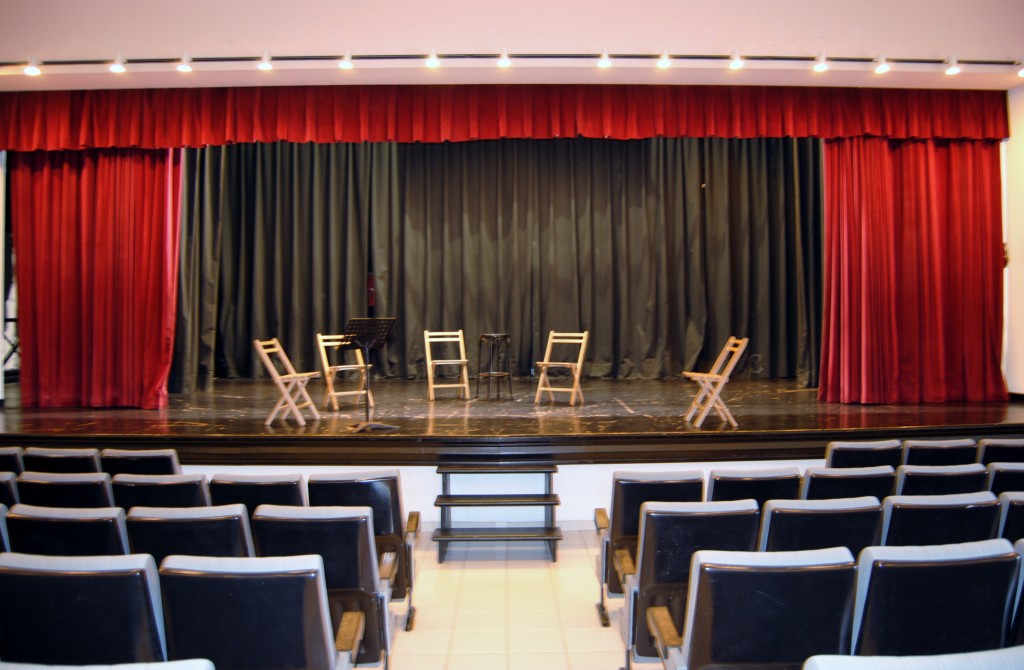 Teatro de la Casa de la Cultura Manuel Guardia Roldán